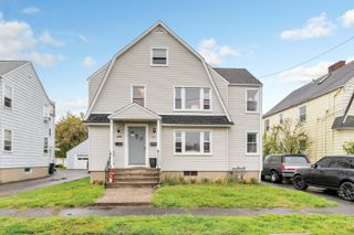 592 Courtland Avenue, Bridgeport, CT 06605