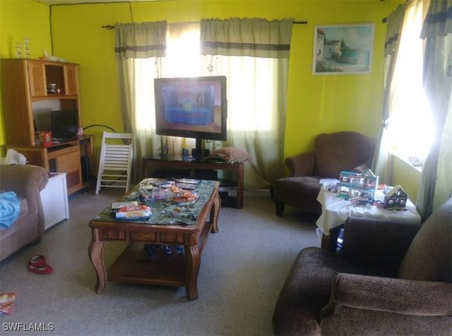 1073 San Remo AVE, Naples, FL 34104