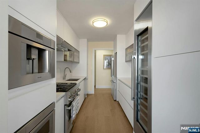 6 Horizon Road 2602, Fort Lee, NJ 07024