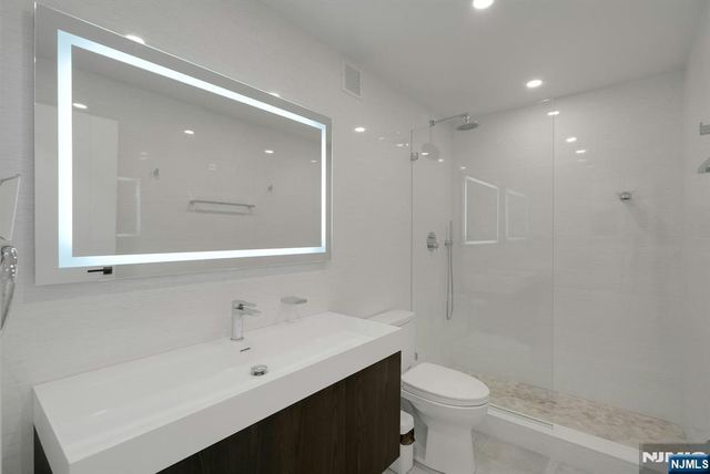 6 Horizon Road 2602, Fort Lee, NJ 07024