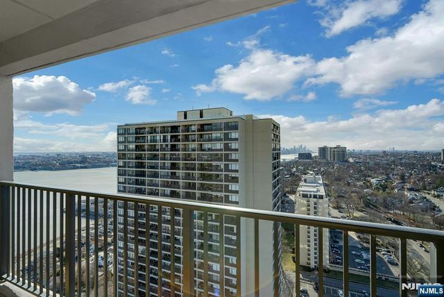 6 Horizon Road 2602, Fort Lee, NJ 07024