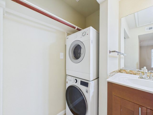 7685 Northcross DR 1024, Austin, TX 78757