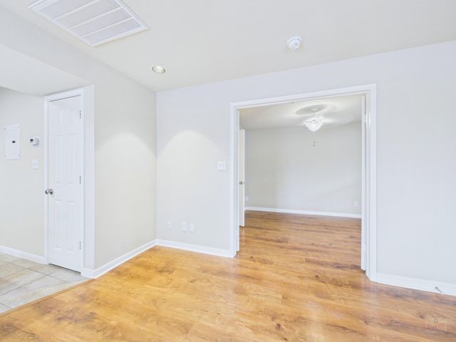 7685 Northcross DR 1024, Austin, TX 78757