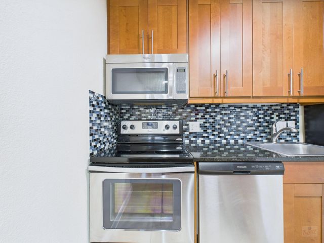 7685 Northcross DR 1024, Austin, TX 78757