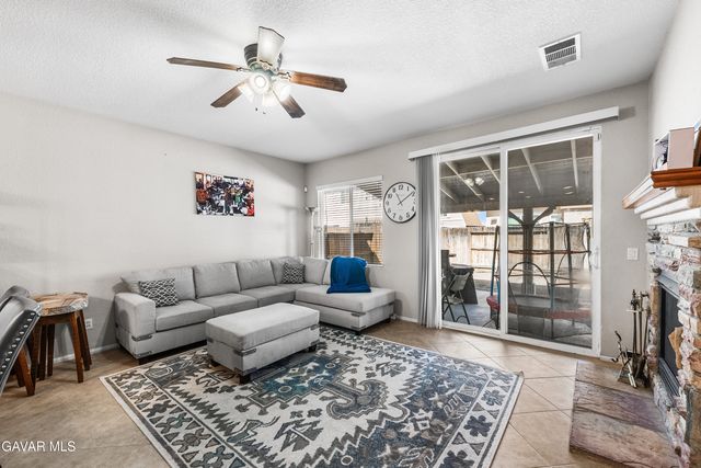 3025 Summer Breeze Avenue, Rosamond, CA 93560