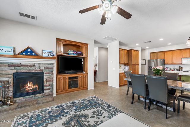 3025 Summer Breeze Avenue, Rosamond, CA 93560