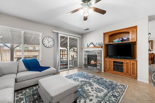 3025 Summer Breeze Avenue, Rosamond, CA 93560