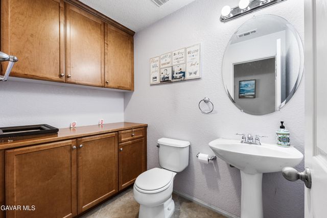 3025 Summer Breeze Avenue, Rosamond, CA 93560