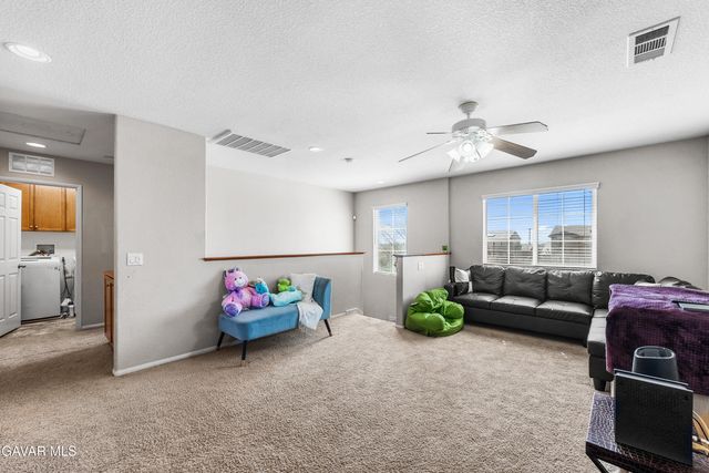 3025 Summer Breeze Avenue, Rosamond, CA 93560