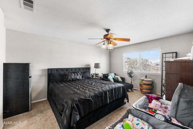 3025 Summer Breeze Avenue, Rosamond, CA 93560