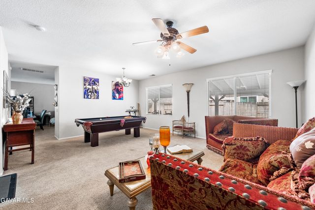 3025 Summer Breeze Avenue, Rosamond, CA 93560