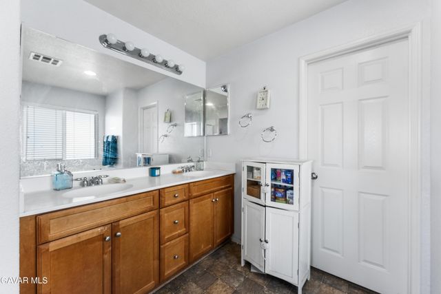 3025 Summer Breeze Avenue, Rosamond, CA 93560