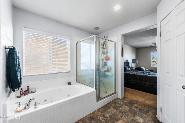 3025 Summer Breeze Avenue, Rosamond, CA 93560