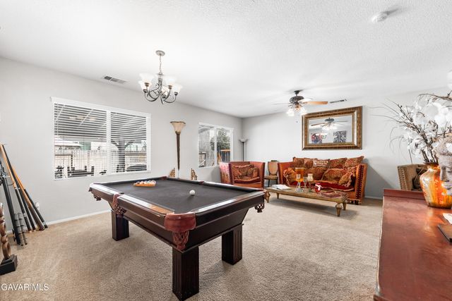 3025 Summer Breeze Avenue, Rosamond, CA 93560