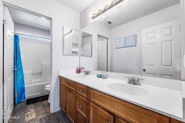 3025 Summer Breeze Avenue, Rosamond, CA 93560