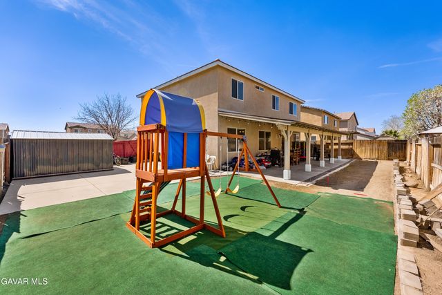 3025 Summer Breeze Avenue, Rosamond, CA 93560