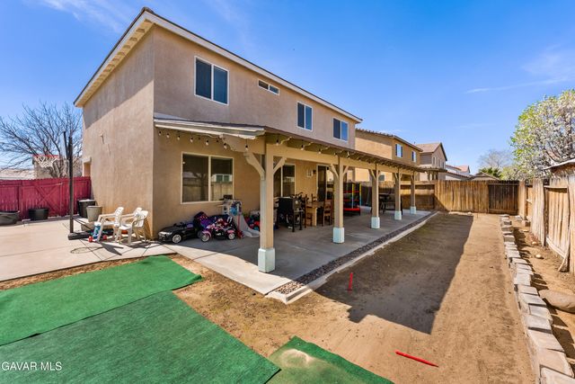 3025 Summer Breeze Avenue, Rosamond, CA 93560