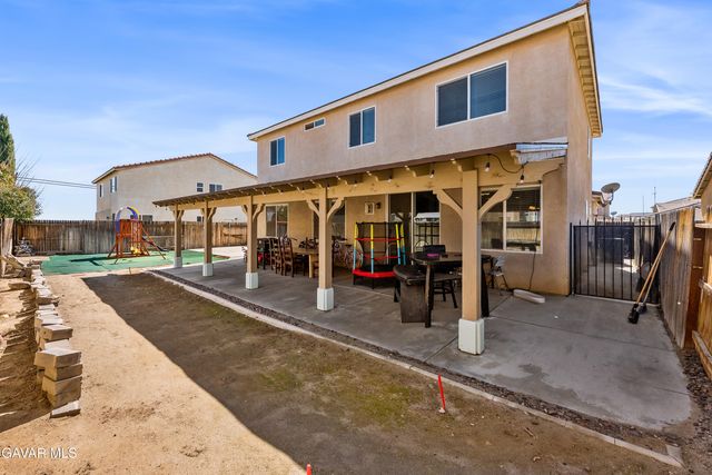 3025 Summer Breeze Avenue, Rosamond, CA 93560