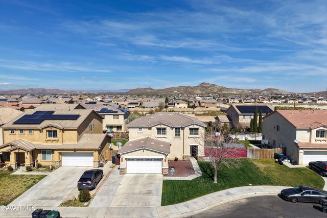 3025 Summer Breeze Avenue, Rosamond, CA 93560