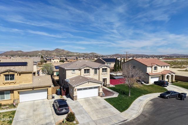 3025 Summer Breeze Avenue, Rosamond, CA 93560