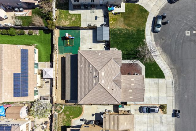 3025 Summer Breeze Avenue, Rosamond, CA 93560