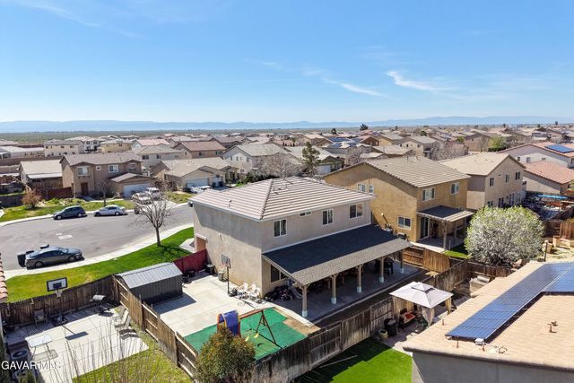 3025 Summer Breeze Avenue, Rosamond, CA 93560