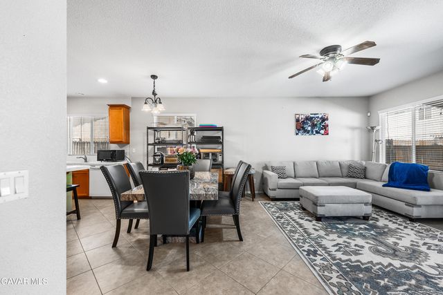 3025 Summer Breeze Avenue, Rosamond, CA 93560