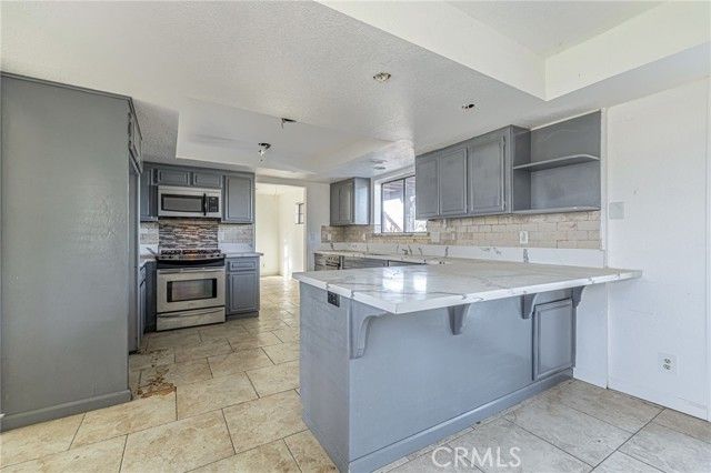 4835 W Avenue M6, Lancaster, CA 93536