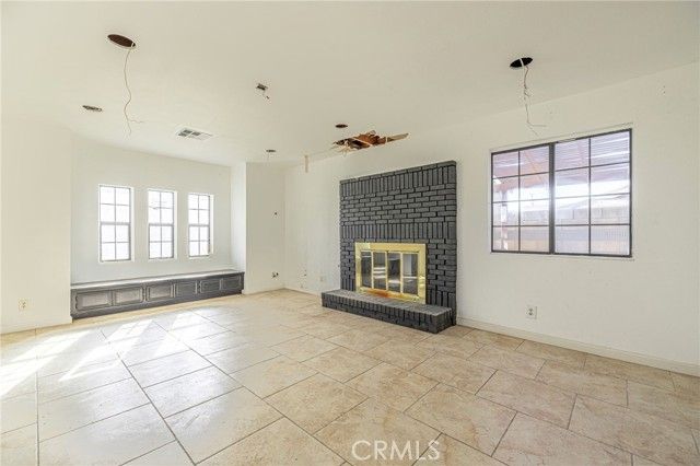 4835 W Avenue M6, Lancaster, CA 93536