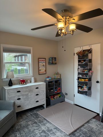 949 Kenyon Street, Downers Grove, IL 60516