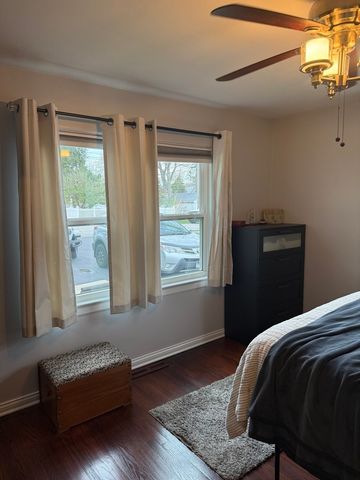 949 Kenyon Street, Downers Grove, IL 60516