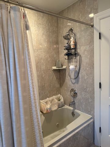 949 Kenyon Street, Downers Grove, IL 60516