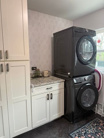 949 Kenyon Street, Downers Grove, IL 60516