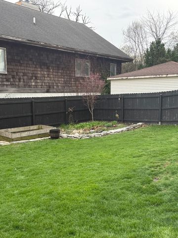 949 Kenyon Street, Downers Grove, IL 60516