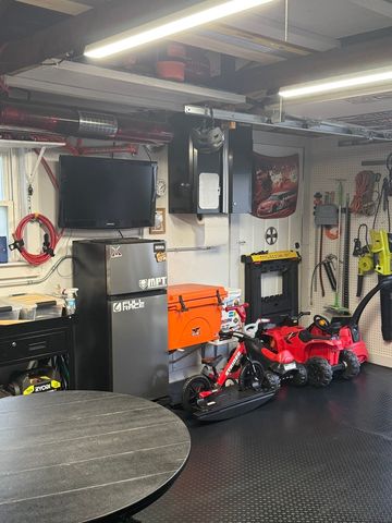 949 Kenyon Street, Downers Grove, IL 60516