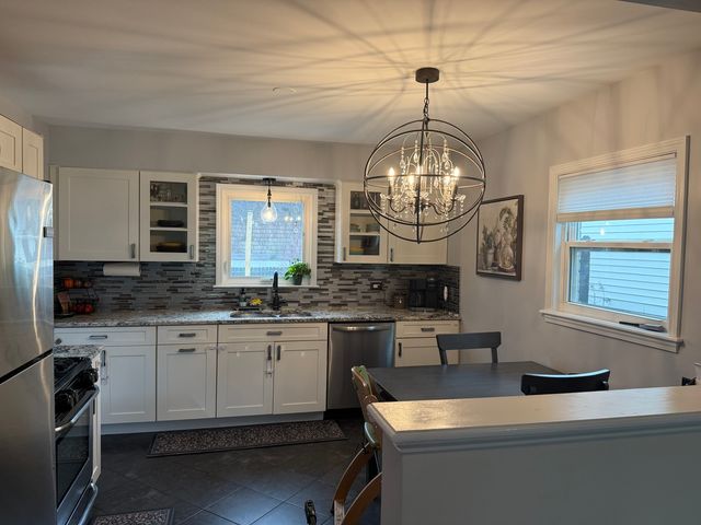 949 Kenyon Street, Downers Grove, IL 60516