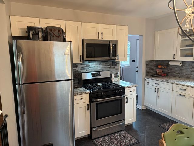 949 Kenyon Street, Downers Grove, IL 60516