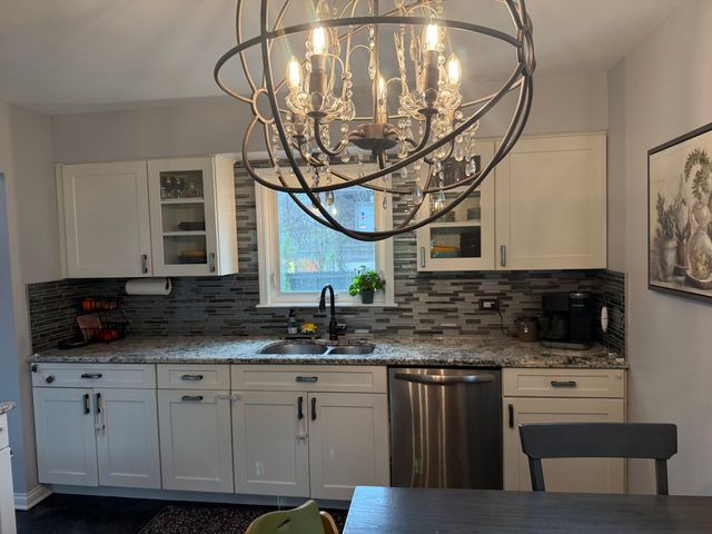 949 Kenyon Street, Downers Grove, IL 60516