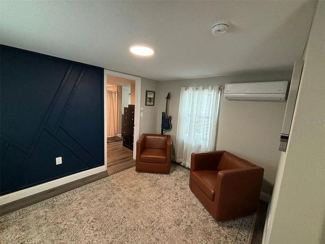 2007 E HENRY AVENUE, Tampa, FL 33610