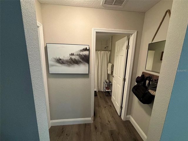 2007 E HENRY AVENUE, Tampa, FL 33610