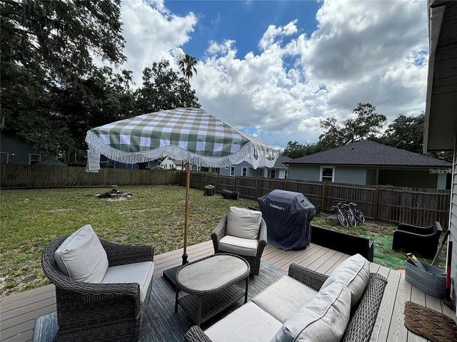 2007 E HENRY AVENUE, Tampa, FL 33610