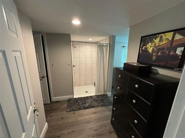 2007 E HENRY AVENUE, Tampa, FL 33610