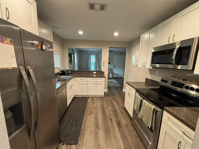 2007 E HENRY AVENUE, Tampa, FL 33610