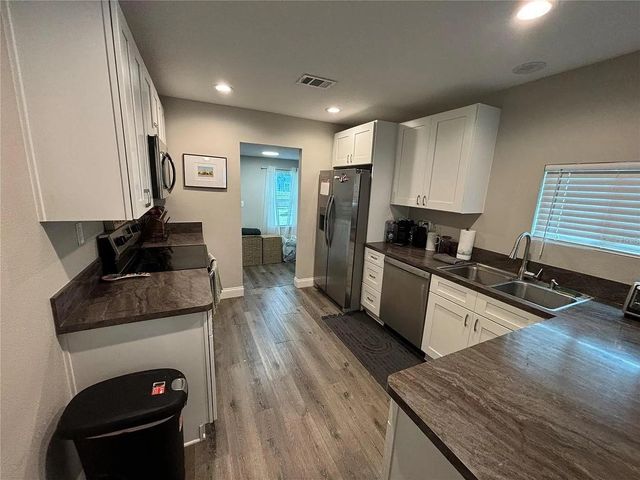 2007 E HENRY AVENUE, Tampa, FL 33610