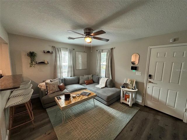 2007 E HENRY AVENUE, Tampa, FL 33610