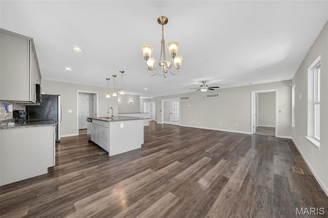 9507 Forman View Drive, St Louis, MO 63123