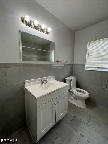 2031 Maravilla CIR, Fort Myers, FL 33901