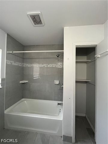 2031 Maravilla CIR, Fort Myers, FL 33901