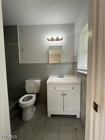 2031 Maravilla CIR, Fort Myers, FL 33901