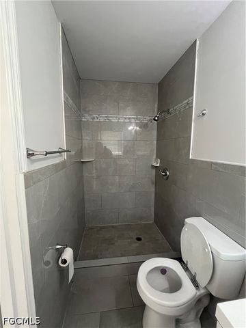 2031 Maravilla CIR, Fort Myers, FL 33901